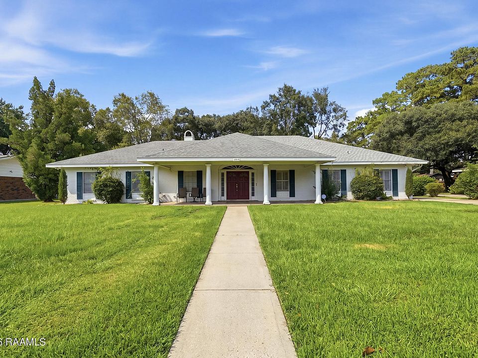 1st image of 408 Wildwood Dr