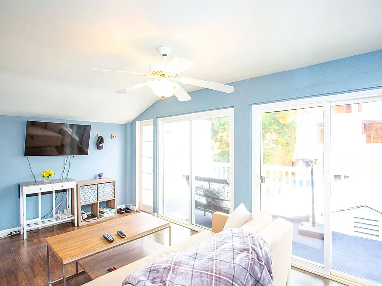 915 E Balboa Blvd — Photo 21