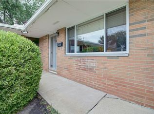 21884 River Oaks Dr #K4, Rocky River, OH