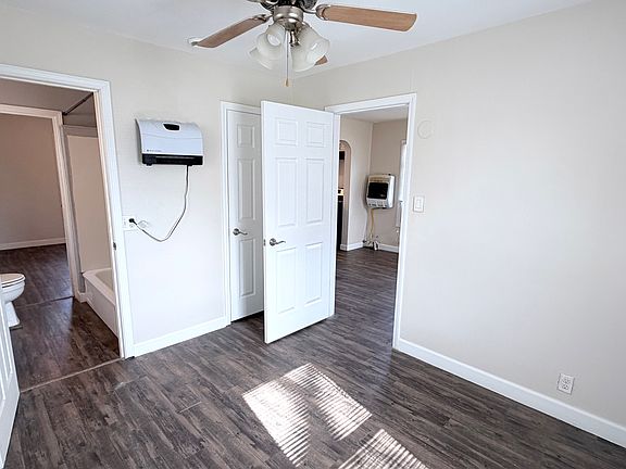 2nd image of 608 Ravenswood Dr