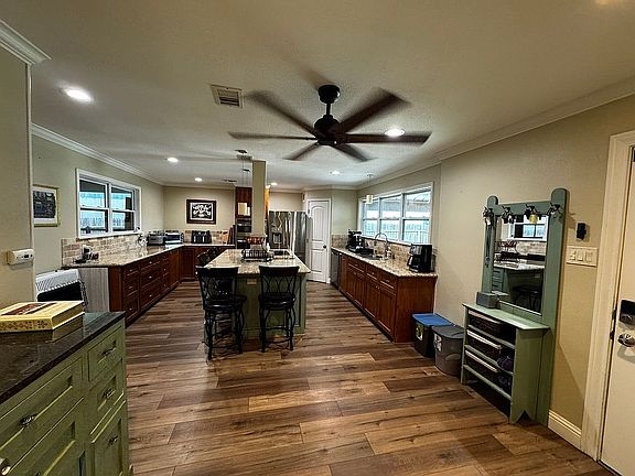 5th image of 151 Rockleigh Pl