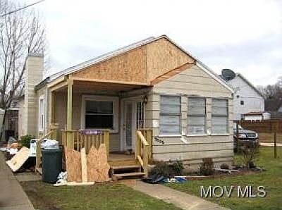 1st image of 3112 Custer St