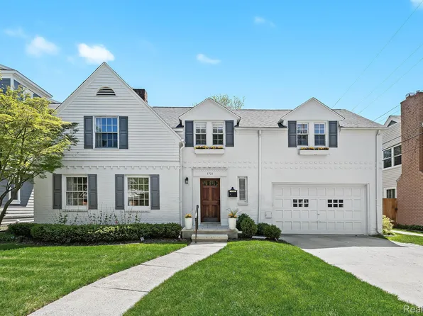 1721 Winthrop Ln, Birmingham, MI 48009