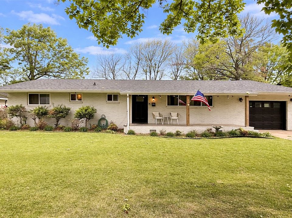 1st image of 146 Rogers Circle Dr