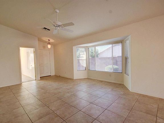 5th image of 5236 E Ivyglen St