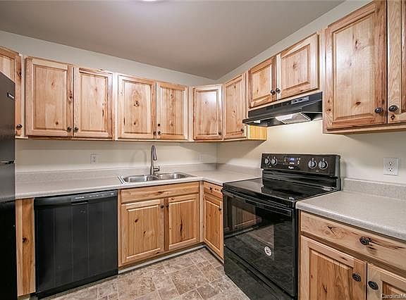 2nd image of 61 Crescent Dr
