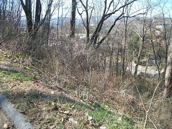 2nd image of 182 Thompson St Lot 182