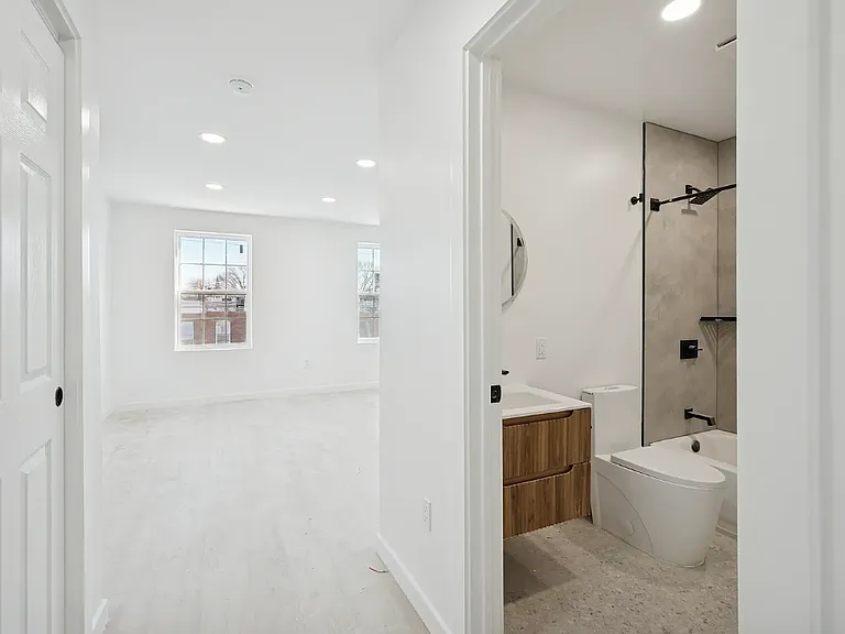 51 Farson St #A1 — Photo 2