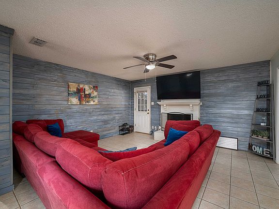 2nd image of 9663 Matise St