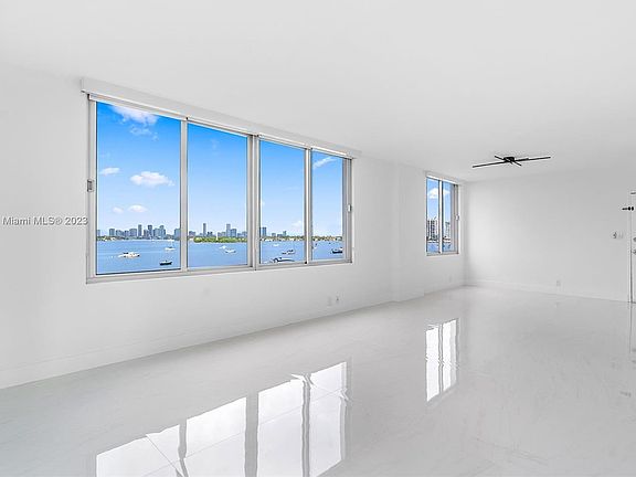 4th image of 1000 West Ave APT 425