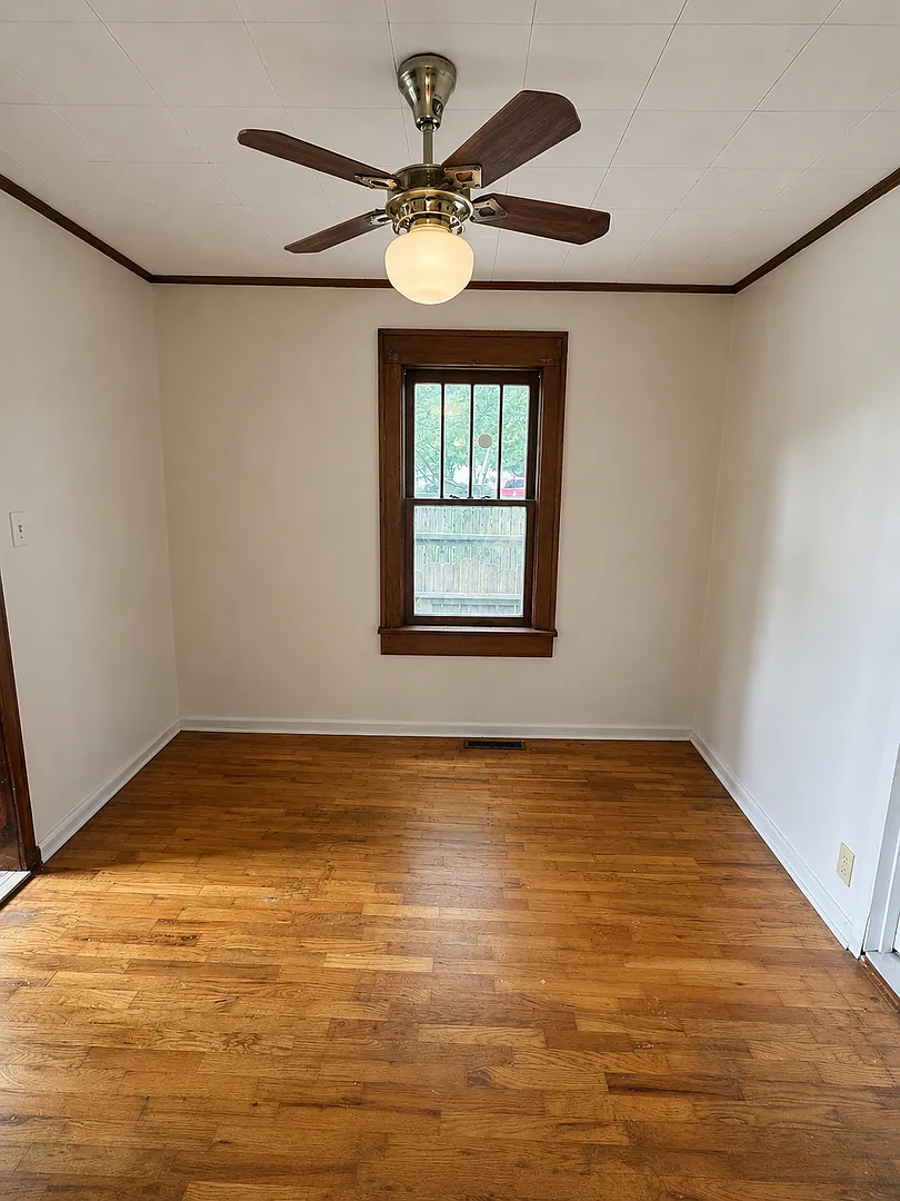 3 Bedroom/ 1.5 Bath Available Now! — Photo 4