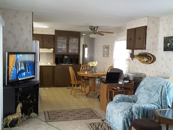 4th image of 228 Wolverine Ave