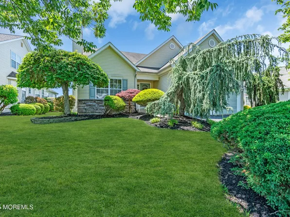123 Skyline Drive, Lakewood, NJ 08701