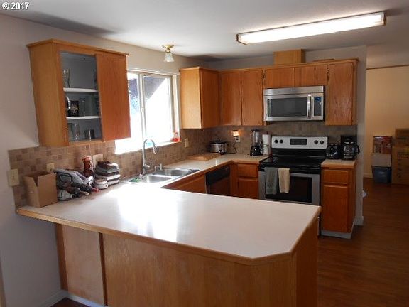 4th image of 15409 NE 47th Cir