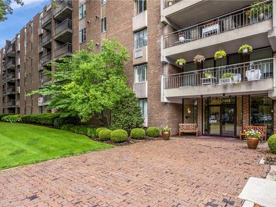 201 Grant St APT 505, Sewickley, PA, 15143