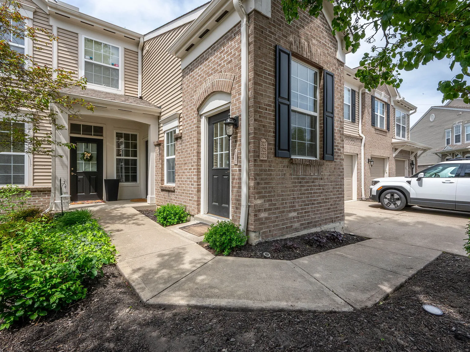 2 bed, 1421 sqft, $2,250 — Photo 3