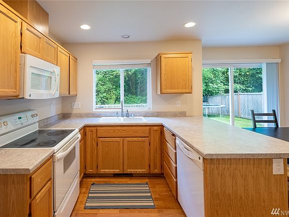 5th image of 1000 NE Beaumont Ln
