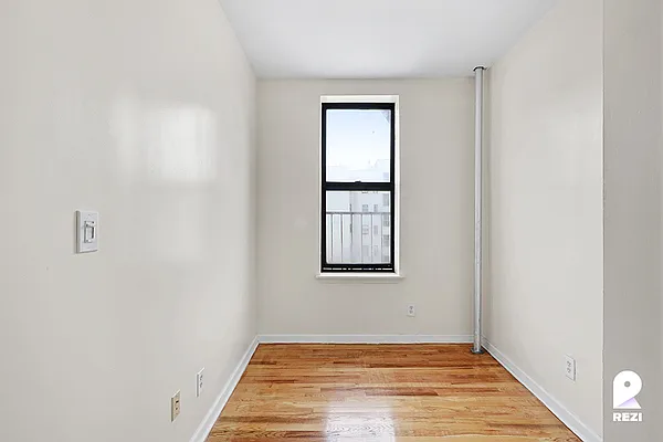 Rented by REZI | media 2