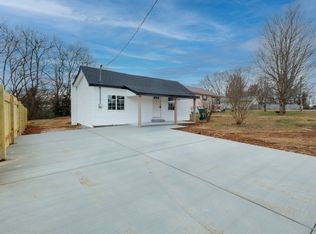 907 4th Ave SW, Winchester, TN 37398