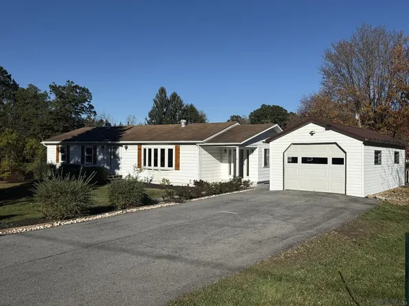 153 Ballfield Rd, Sidman, PA 15955