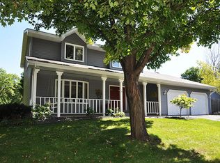 7605 Heritage Rd, Eden Prairie, MN 55346