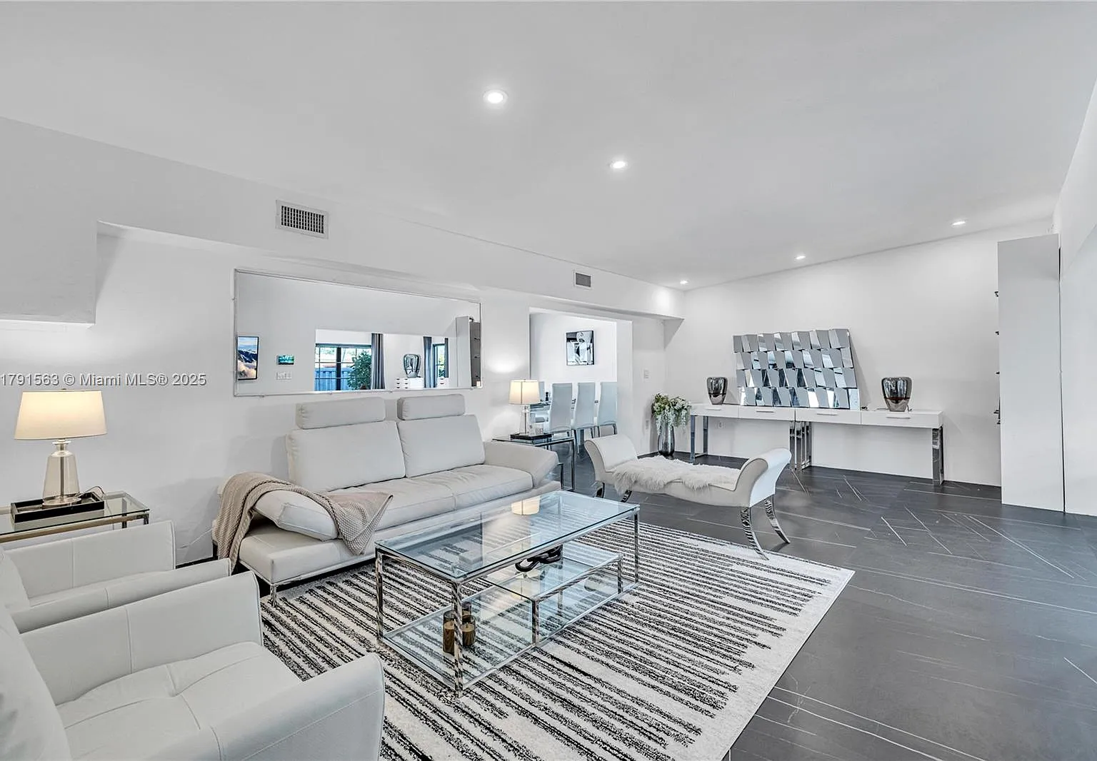 Rev Pl Of Bay View Terr — Photo 1