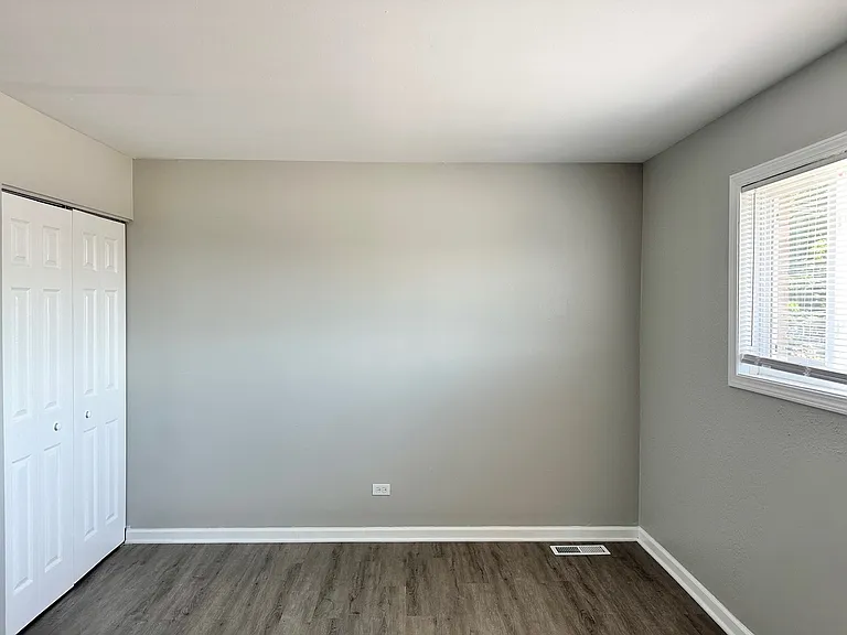 1721 E Roosevelt Rd #2 — Photo 13