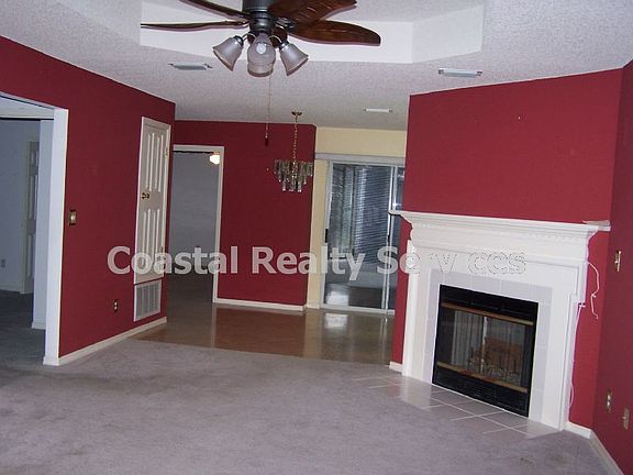 3rd image of 976 Southern Oaks Ct