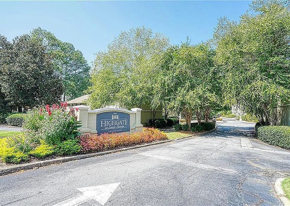 Neighborhood Entrance