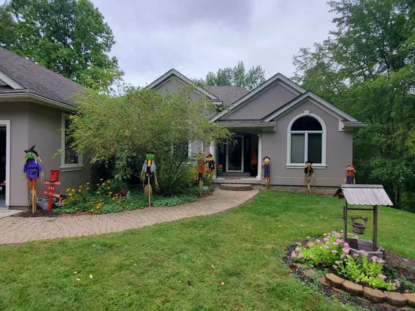 8286 Rustic Trl, Linden, MI 48451