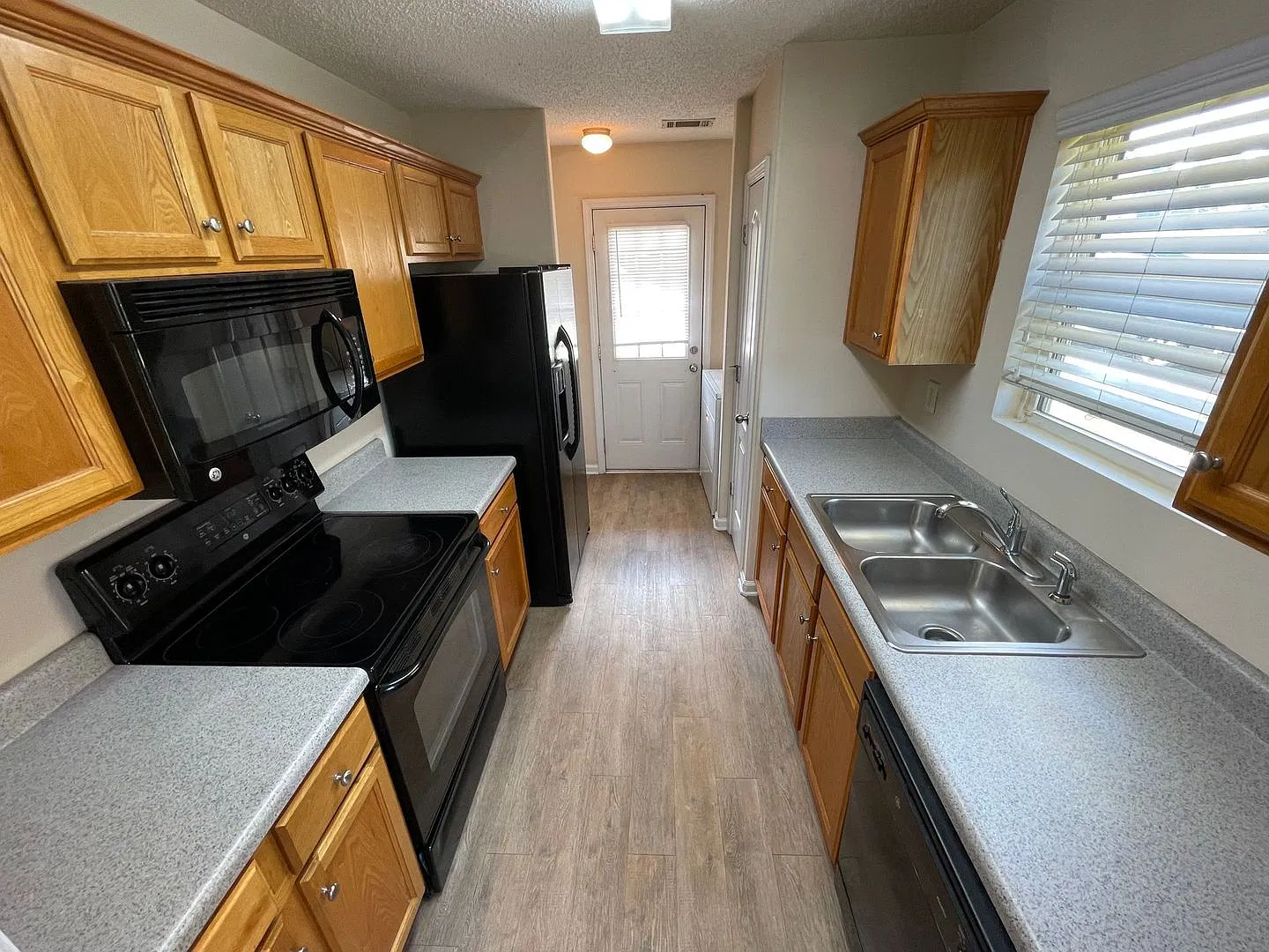 Bridgewater Home! Pre-Leasing For August 2027! Save $1,132.50 Upfront When You Sign A Lease Today! — Photo 3