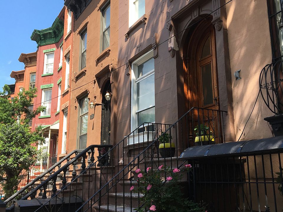 1st image of 493 Halsey St