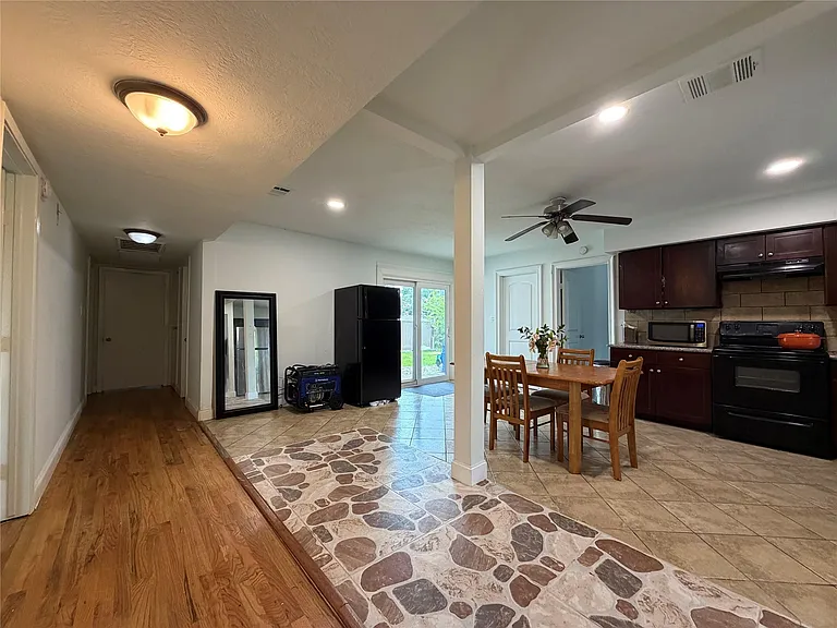 9507 Vogue Ln — Photo 17