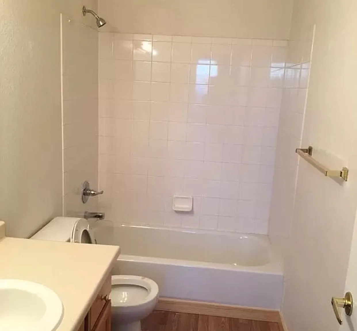 3 bed, 1322 sqft, $2,200 — Photo 3