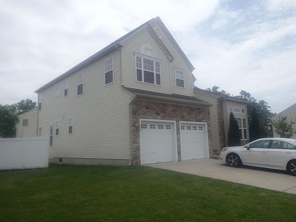 2nd image of 110 Fox Hollow Dr