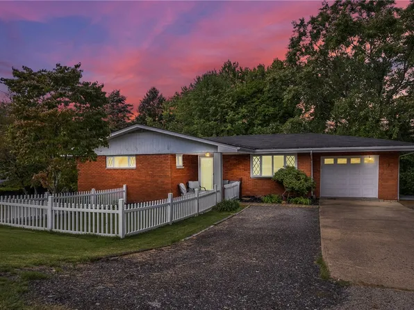 702 Maple Dr, Monongahela, PA 15063