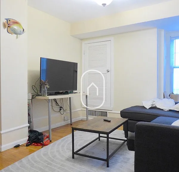 28 Williams St #1L — Photo 3