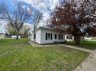 909 7th St, Britton, SD 57430