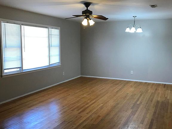 2nd image of 3019 Lonsdale Drive