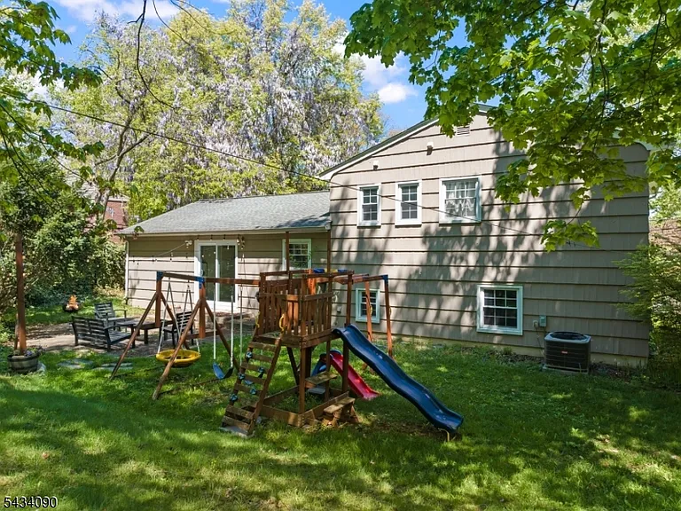 28 Ethan Dr — Photo 37