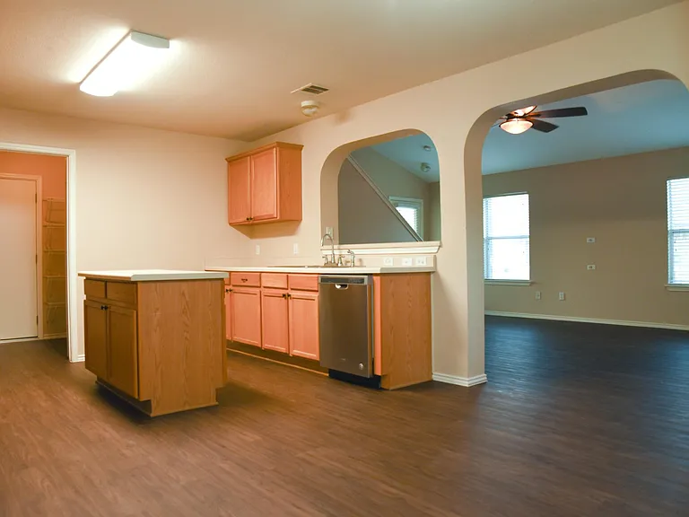 308 Lava Bed Dr — Photo 6