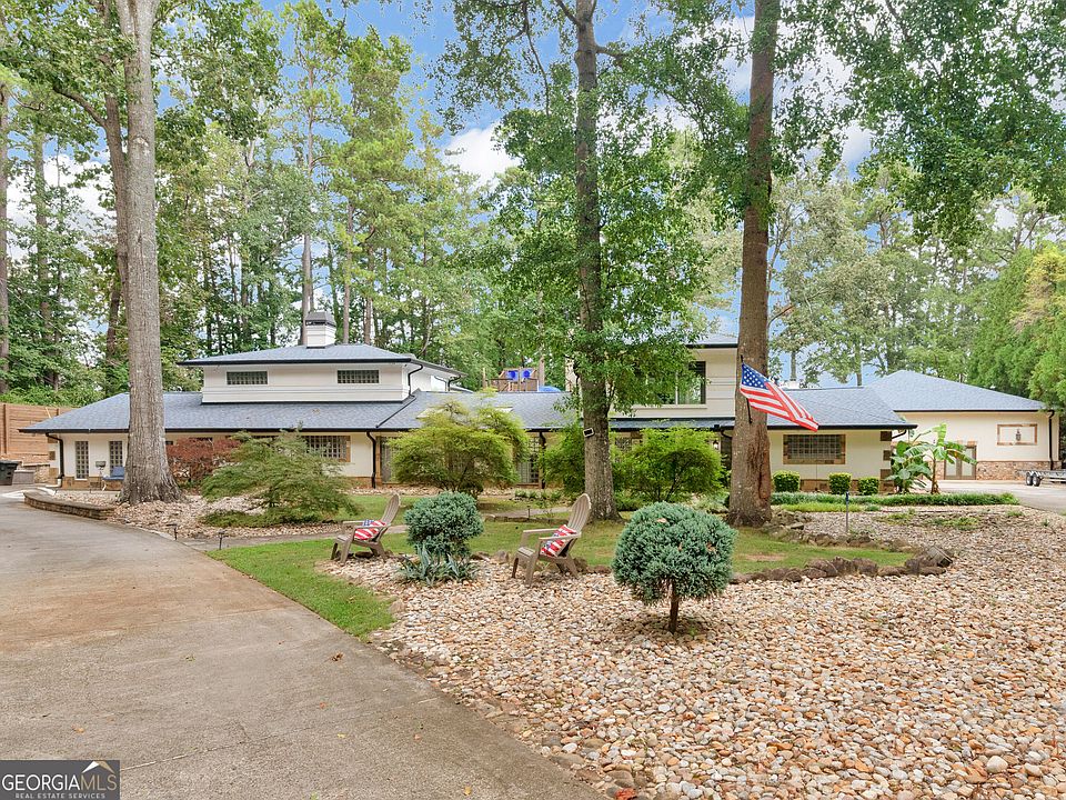 1st image of 2440 Emerald Dr