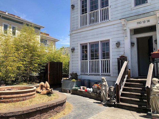 Front going into the property