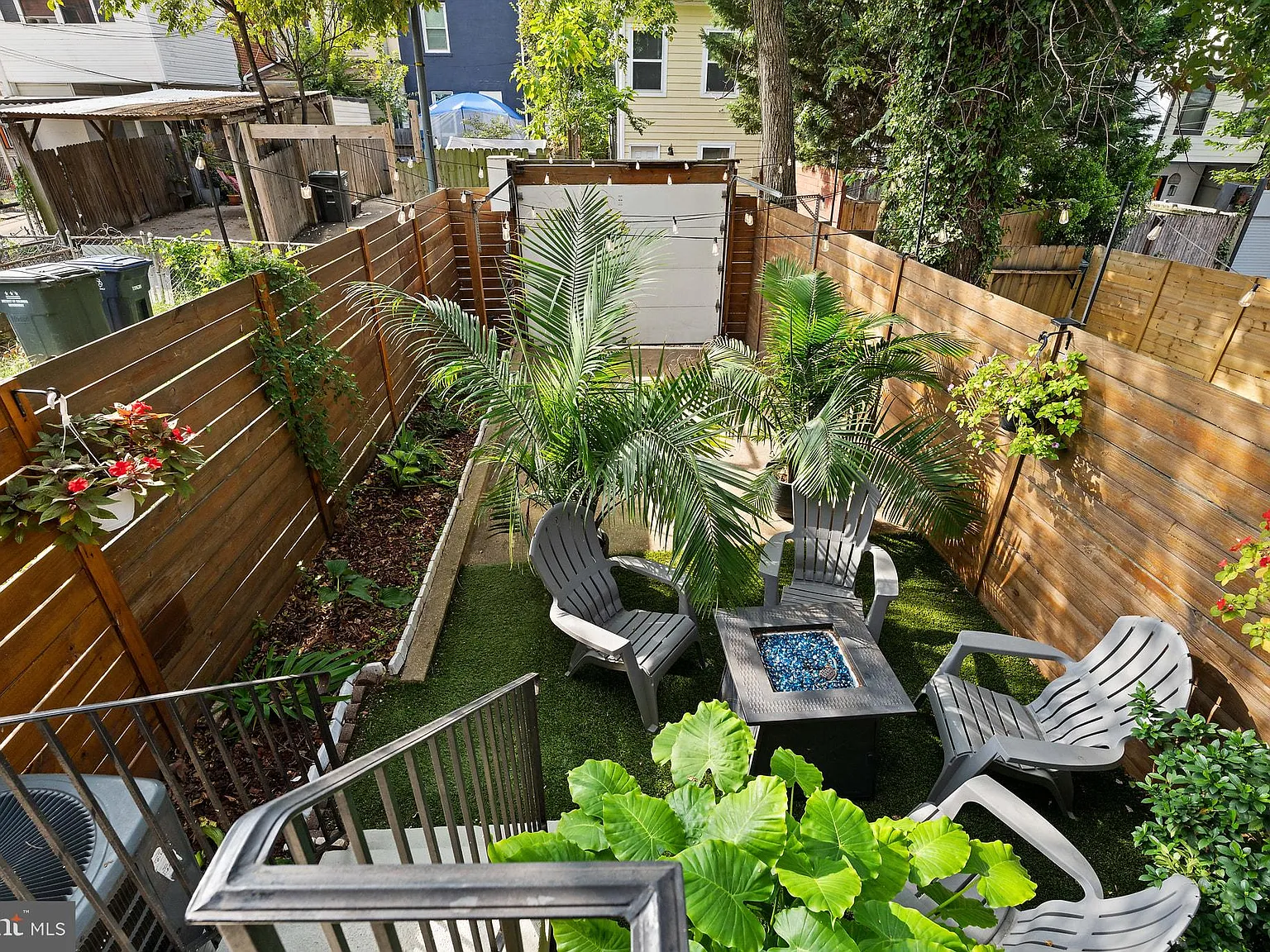 3 bed, 3.0 bath, 1344 sqft, $3,500 — Photo 3