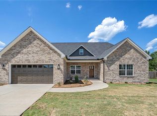 37 Keating St, Chatsworth, GA 30705