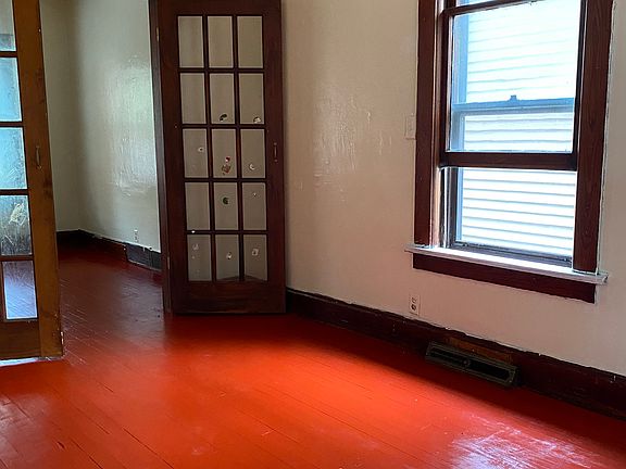 2nd image of 756 Spruce Ave