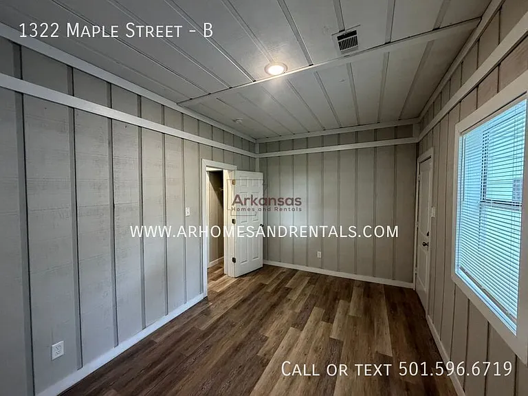 1322 Maple St #B — Photo 8