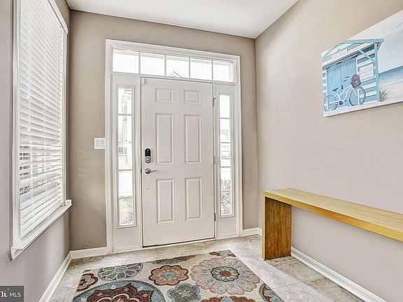 3rd image of 131 Merlot St