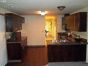 4th image of 4707 NE 157th Ct