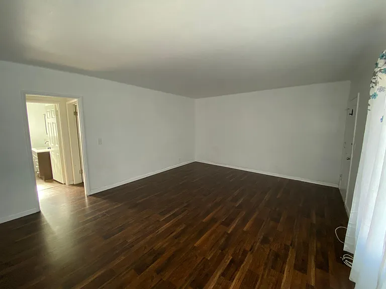 Large living room comes with cable hookup